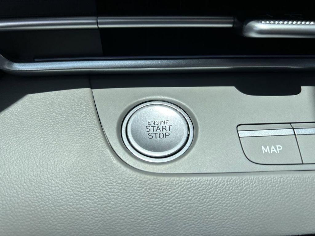 2025 Hyundai Elantra Blue - Photo 28