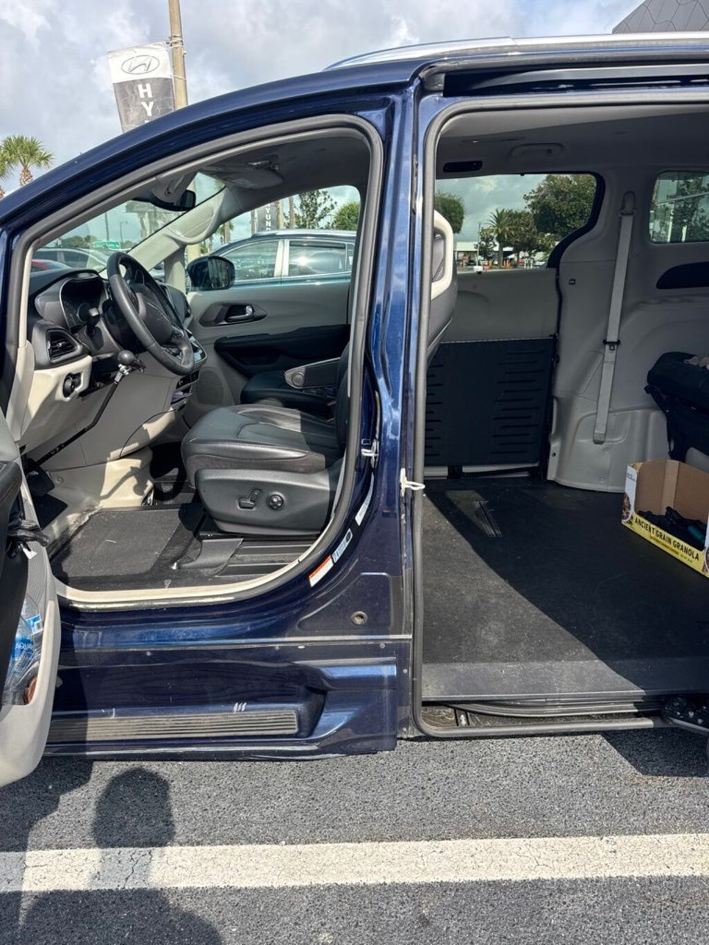 Used 2020 Chrysler Pacifica Touring L Minivan/Van