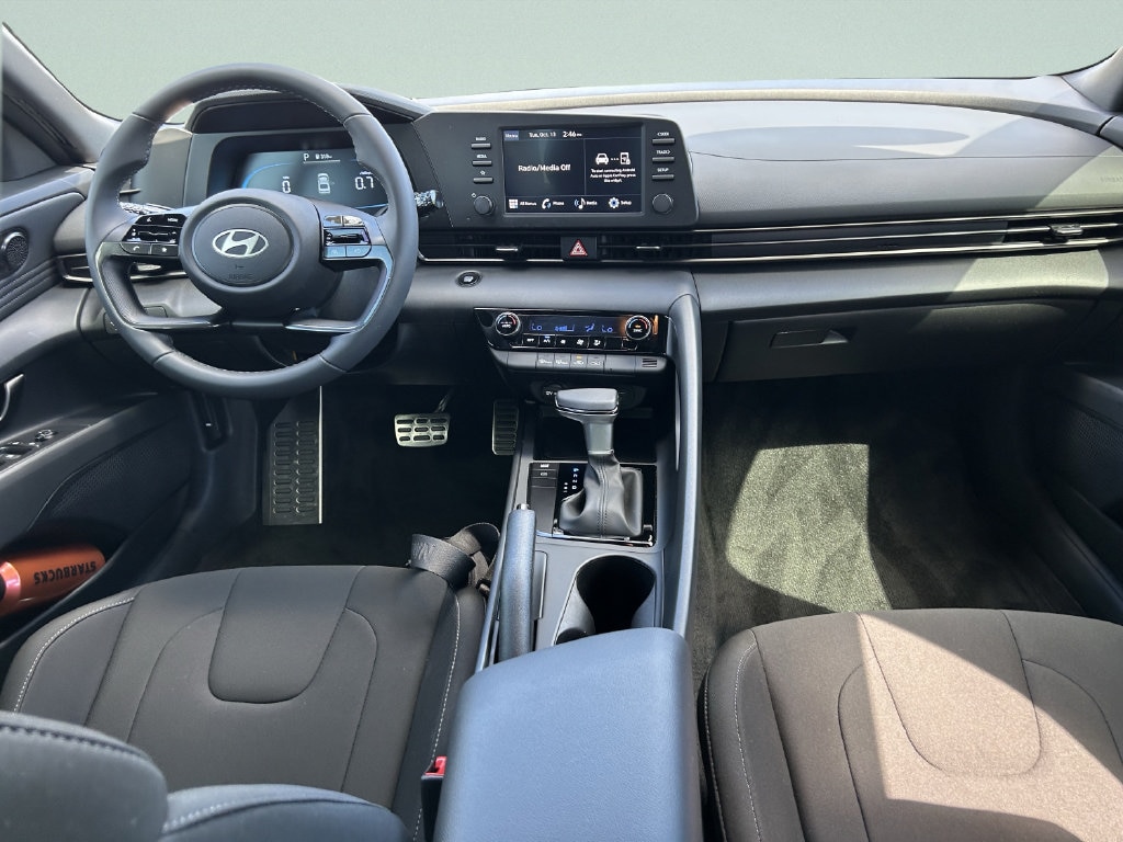 2025 Hyundai Elantra SEL - Photo 17