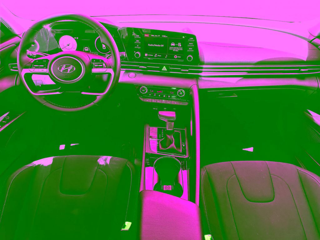 2021 Hyundai Elantra SEL - Photo 17