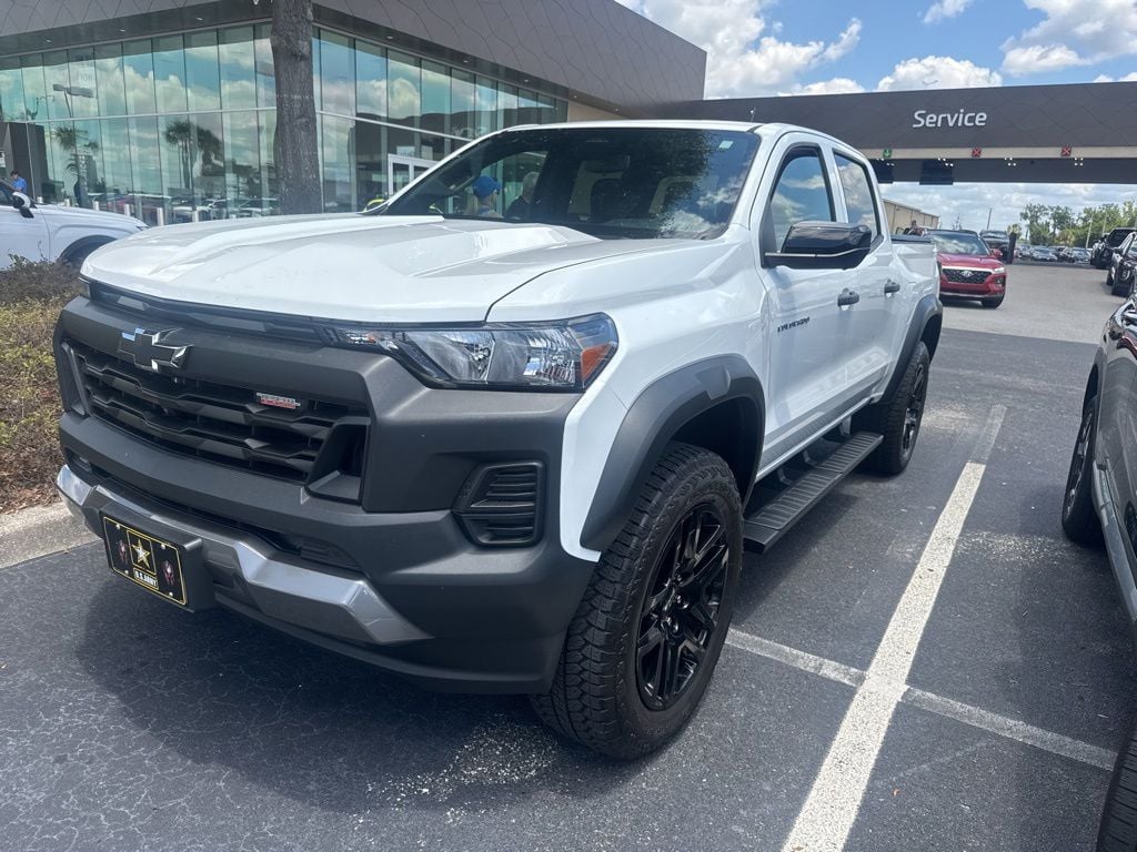 2024 Chevrolet Colorado 4WD Trail Boss Crew Cab Short Box's photo
