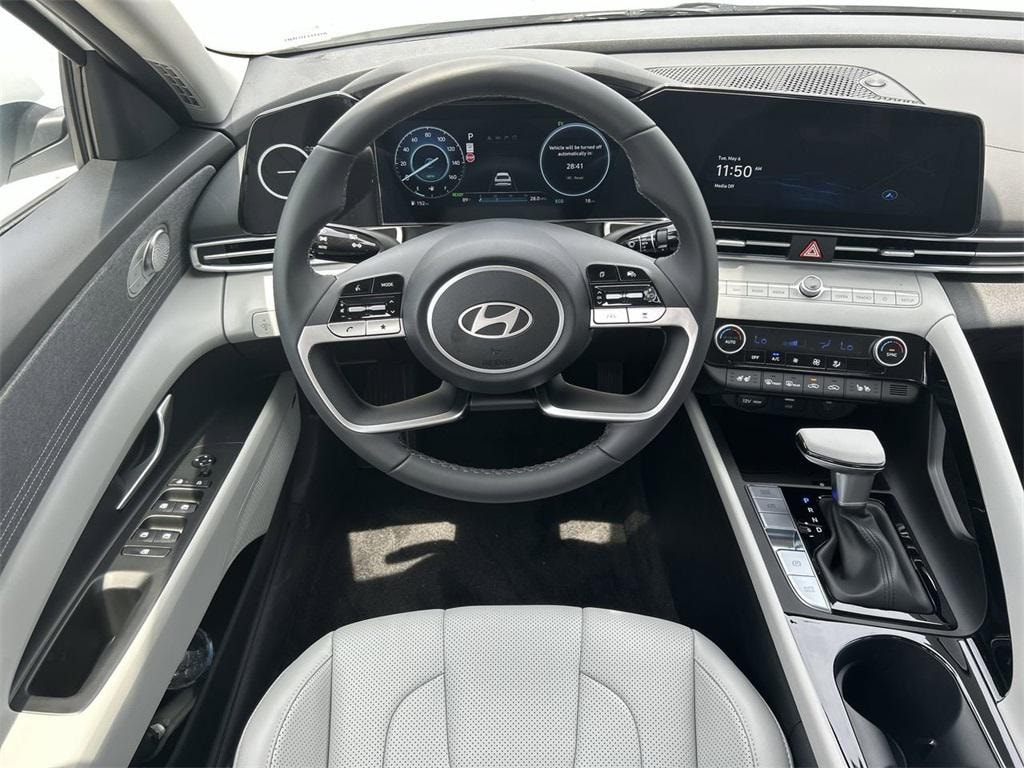 New 2025 Hyundai Elantra Hybrid Limited Sedan