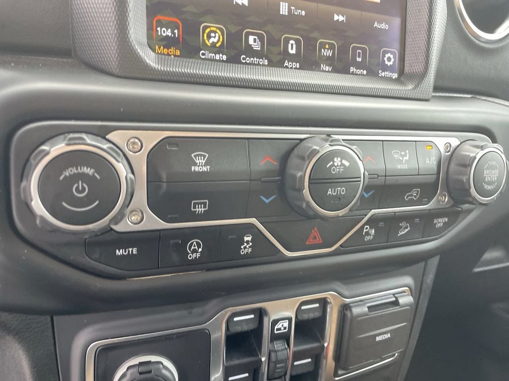 2020 Jeep Wrangler Unlimited Sahara - Photo 26
