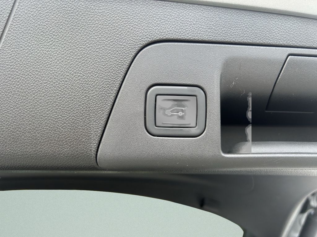 2023 Buick Envision Essence - Photo 14