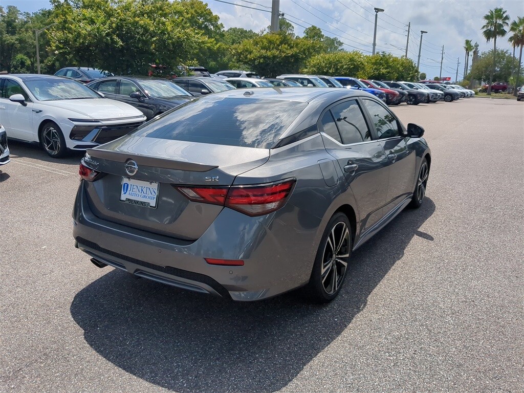 2023 Nissan Sentra SR photo 2