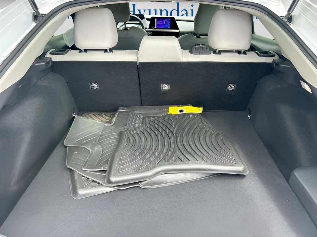2024 Toyota Prius XLE - Photo 13