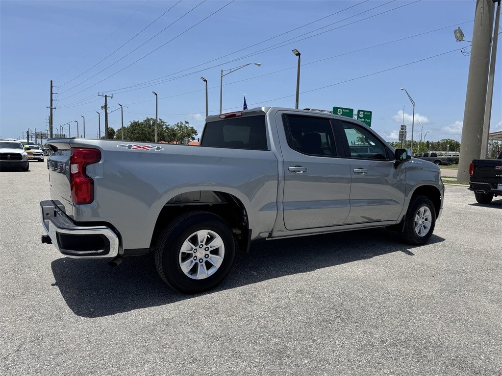 2025 Chevrolet Silverado 1500 LT photo 4