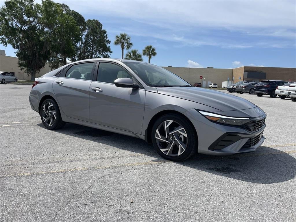 New 2025 Hyundai Elantra SEL Convenience Sedan