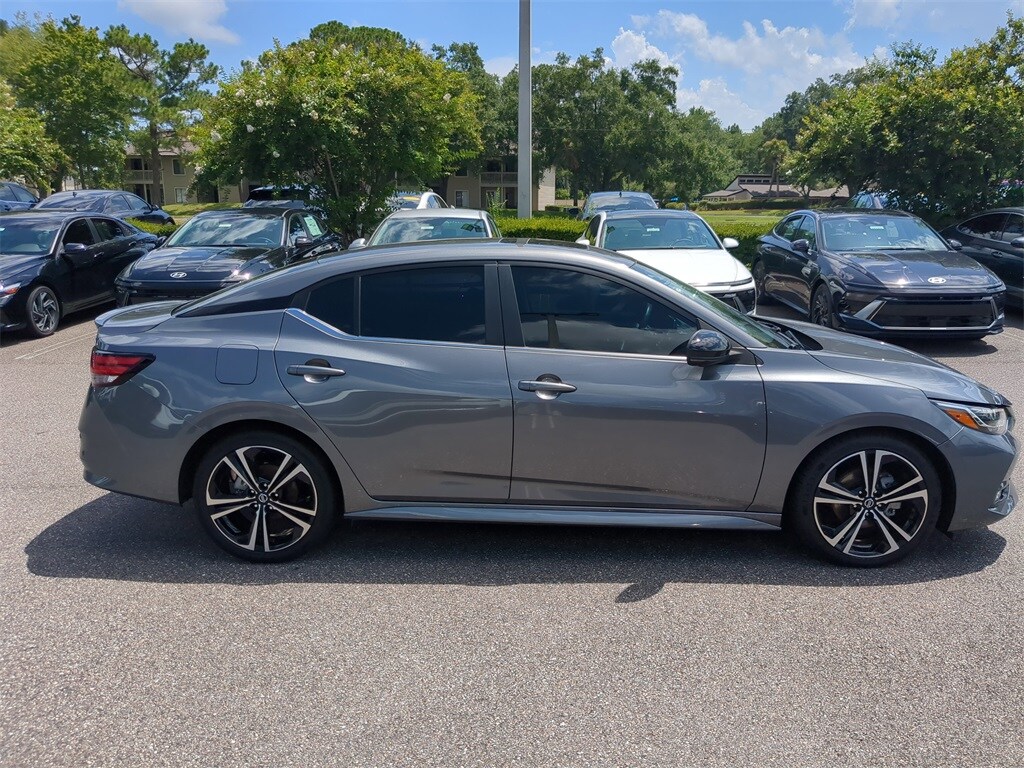 2023 Nissan Sentra SR photo 2