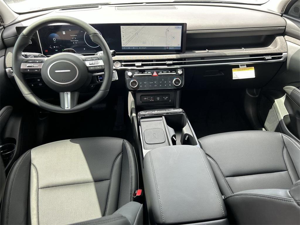 2025 Hyundai Tucson Hybrid Limited photo 2