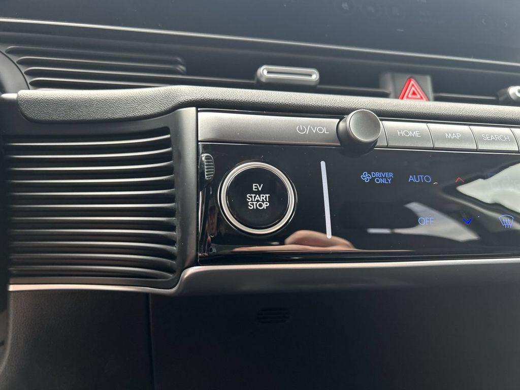 2025 Hyundai IONIQ 5 SE - Photo 30