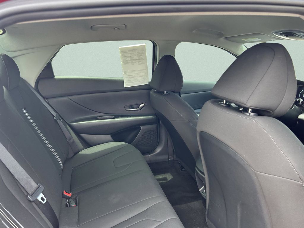 2024 Hyundai Elantra SEL - Photo 19