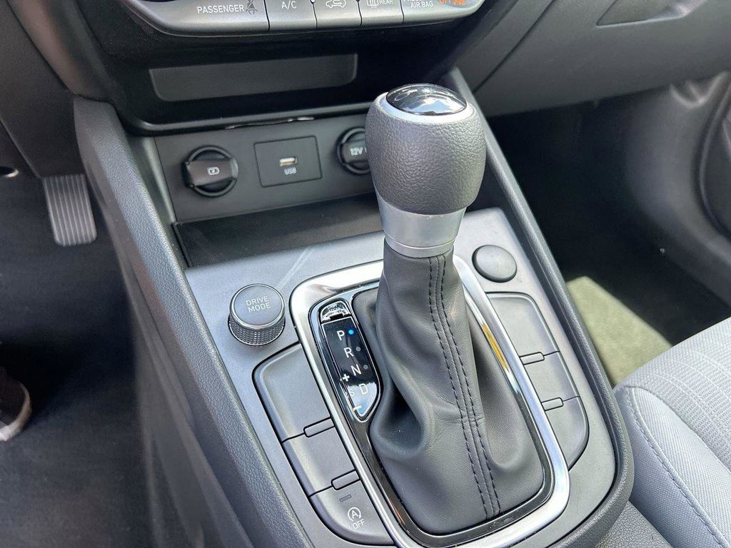 2023 Hyundai Kona SEL - Photo 21