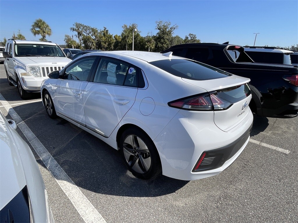 2020 Hyundai Ioniq SEL photo 3