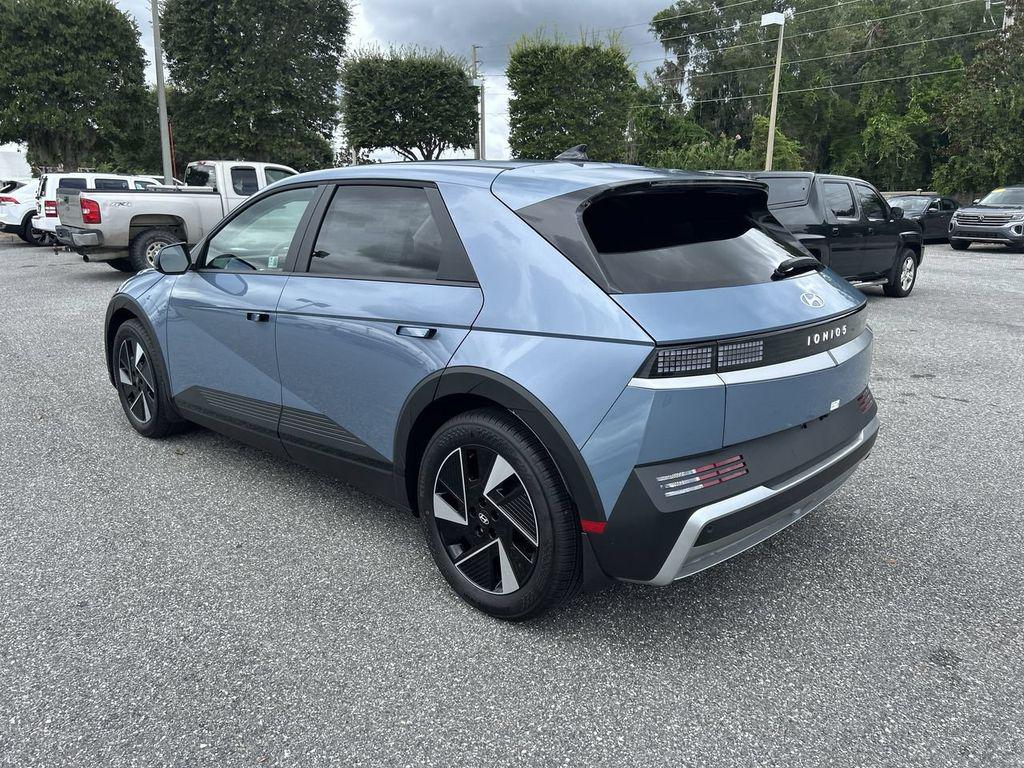 2025 Hyundai IONIQ 5 SE - Photo 13