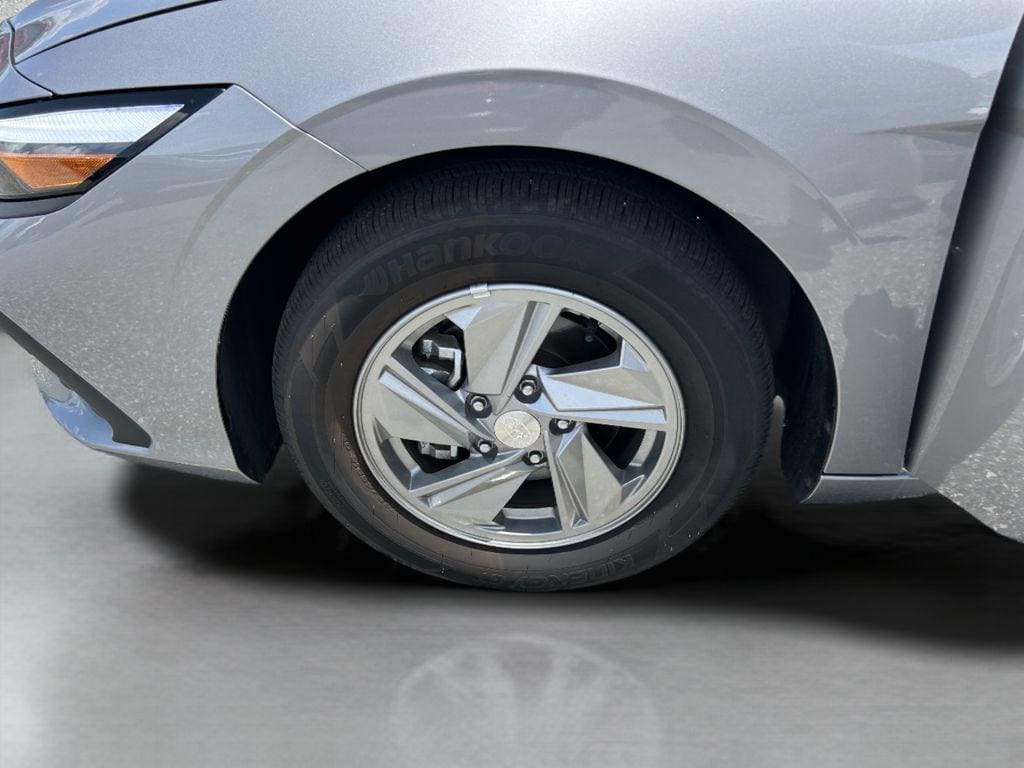 2025 Hyundai Elantra SE - Photo 32