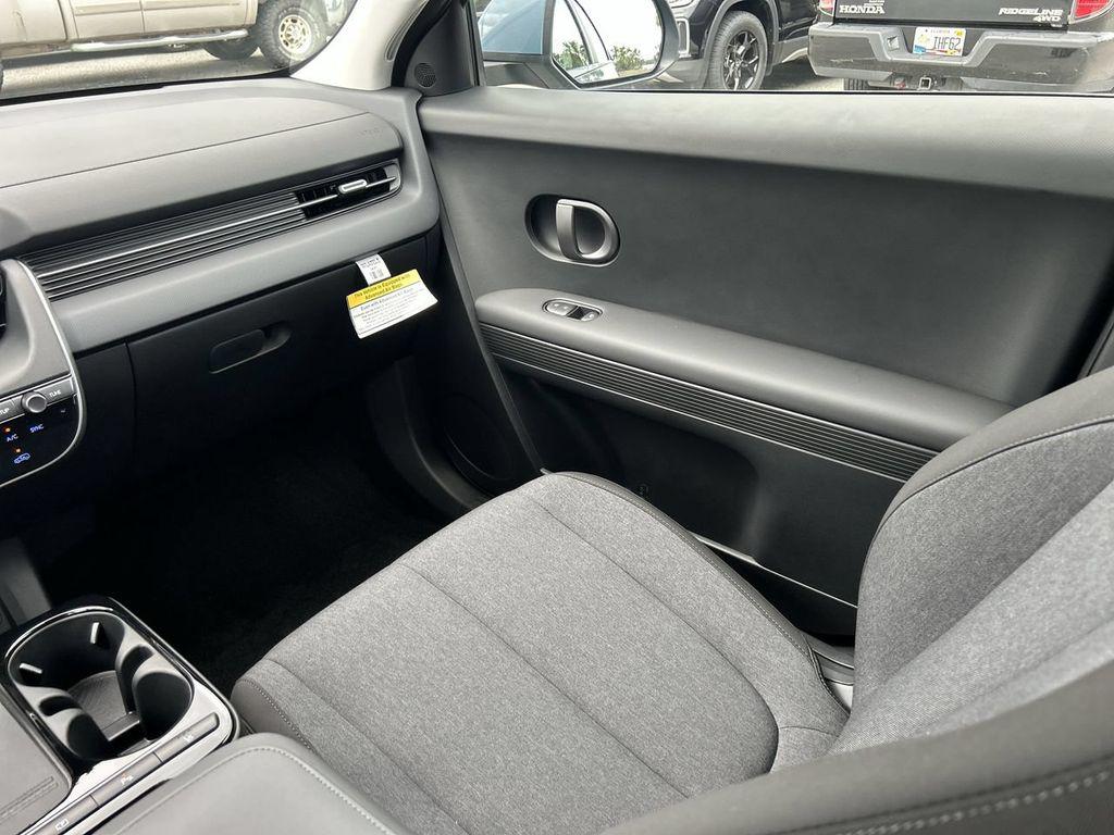 2025 Hyundai IONIQ 5 SE - Photo 6