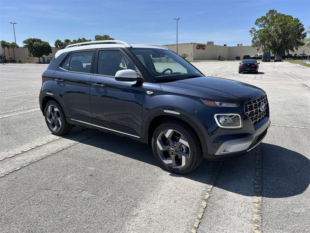 2025 Hyundai Venue Limited photo 2