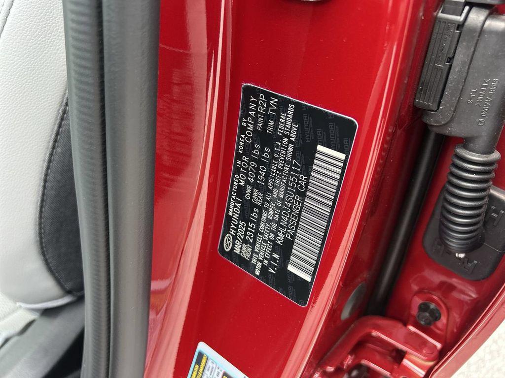 2025 Hyundai Elantra Limited - Photo 34