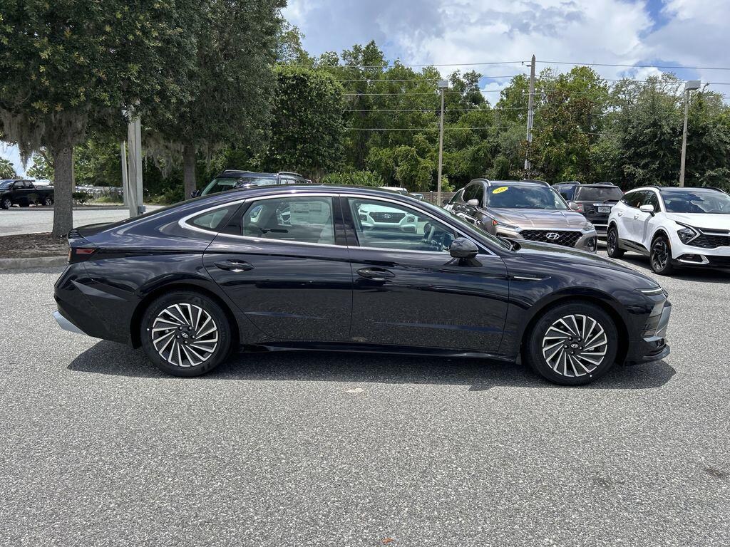 New 2026 Hyundai Sonata Hybrid SEL Sedan