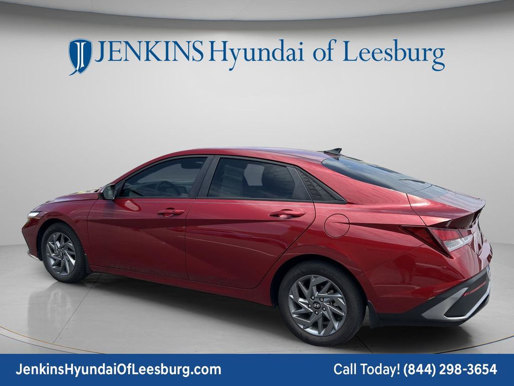 2024 Hyundai Elantra SEL - Photo 7