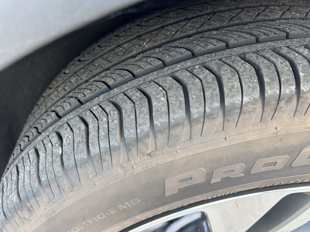 2023 Buick Envision Essence - Photo 37