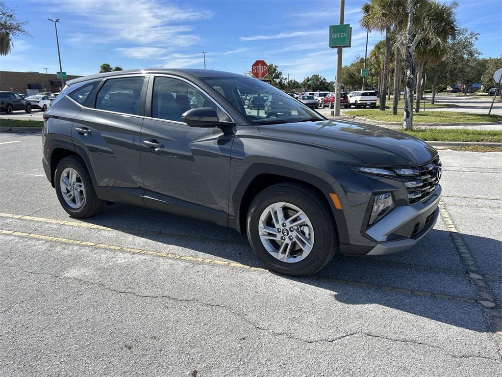 2026 Hyundai Tucson SE photo 2