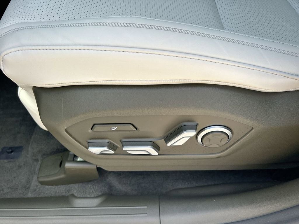 2025 Hyundai Santa Fe Calligraphy - Photo 22