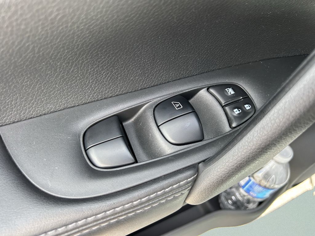 2021 Nissan Rogue Sport SL - Photo 22