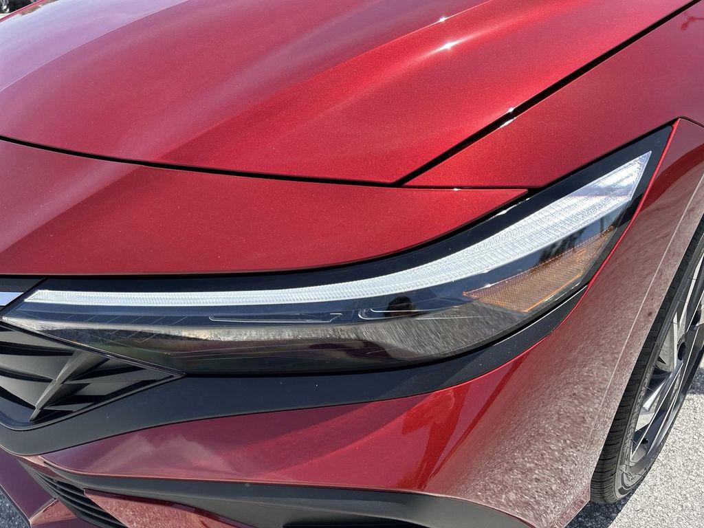 2025 Hyundai Elantra Blue - Photo 15