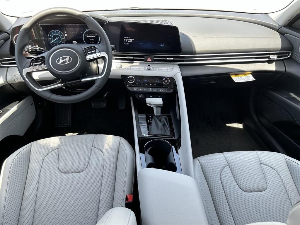 New 2025 Hyundai Elantra Hybrid Limited Sedan