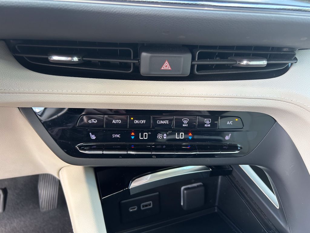 2023 Buick Envision Essence - Photo 28