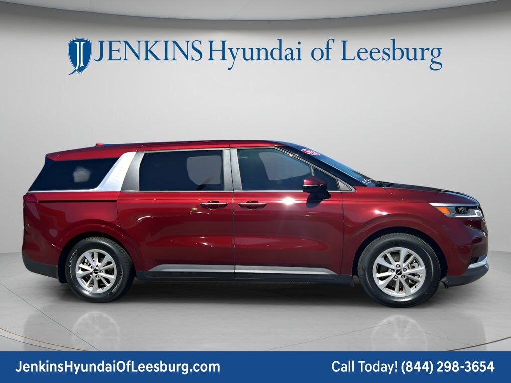 Used 2024 Kia Carnival LX Minivan/Van