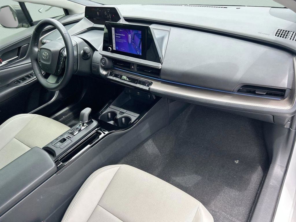 2024 Toyota Prius XLE - Photo 14