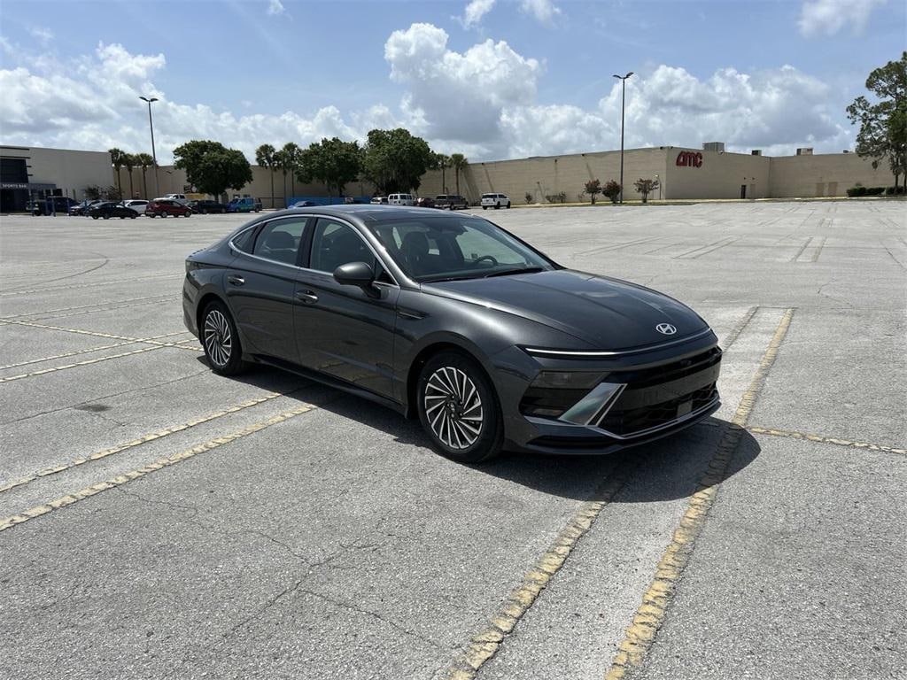 New 2025 Hyundai Sonata Hybrid Limited Sedan