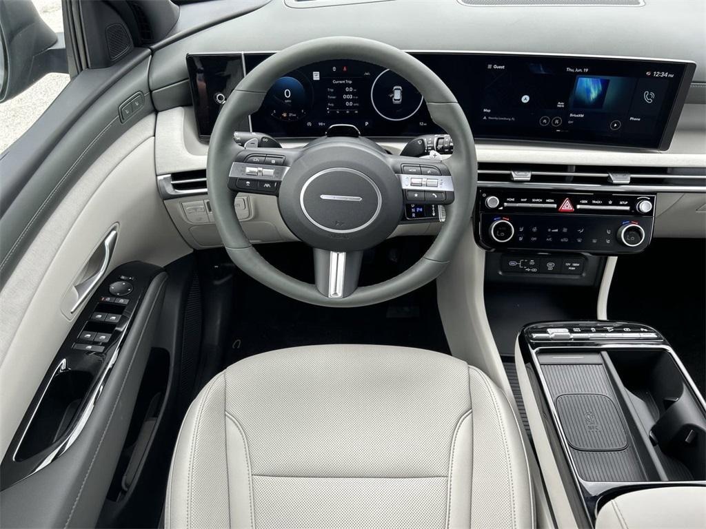 New 2025 Hyundai Tucson Limited FWD SUV