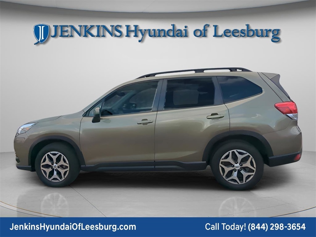 Used 2023 Subaru Forester Premium SUV