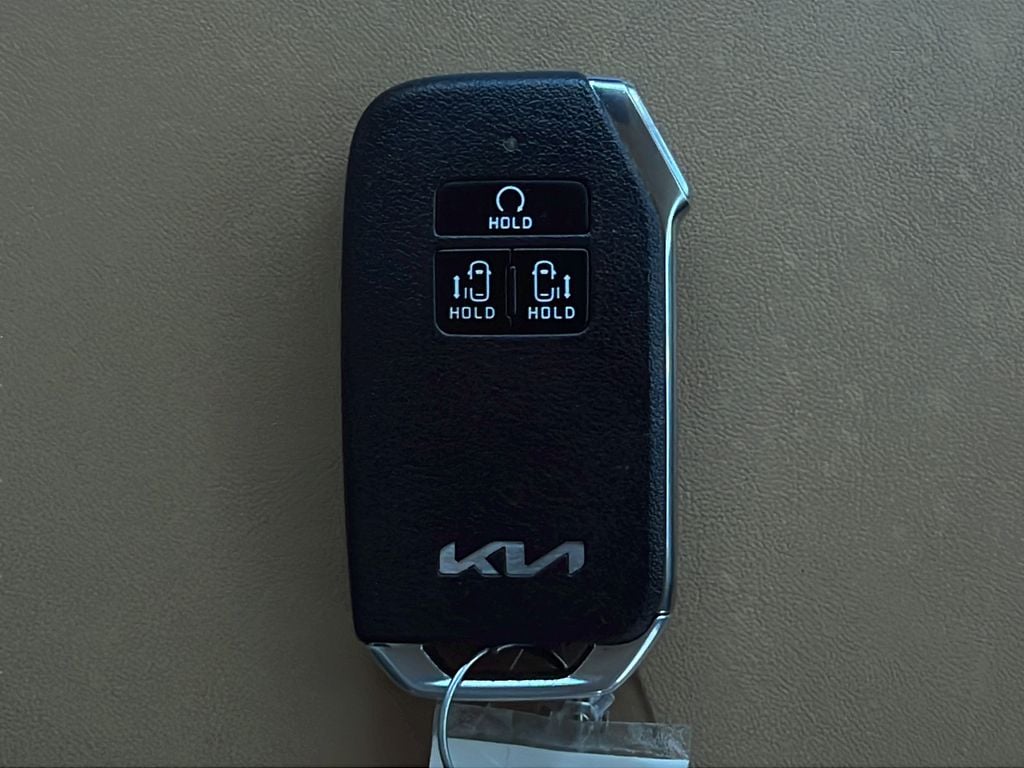 2024 Kia Carnival LX Seat Pkg - Photo 18