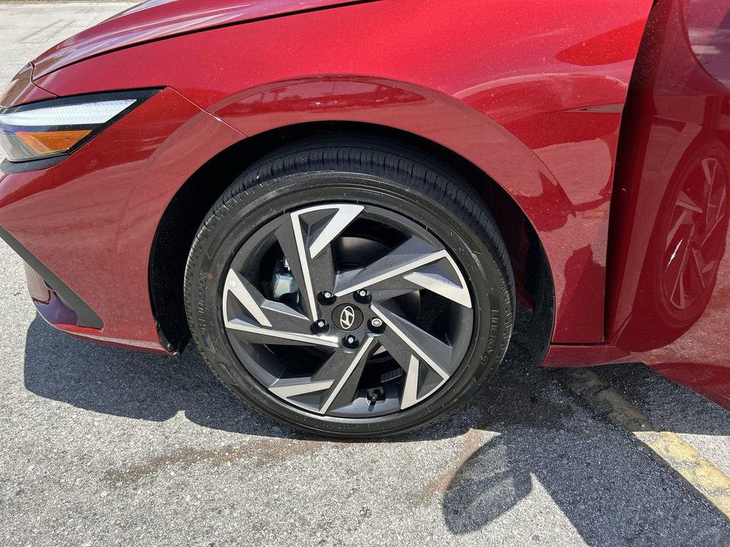 2025 Hyundai Elantra Blue - Photo 30
