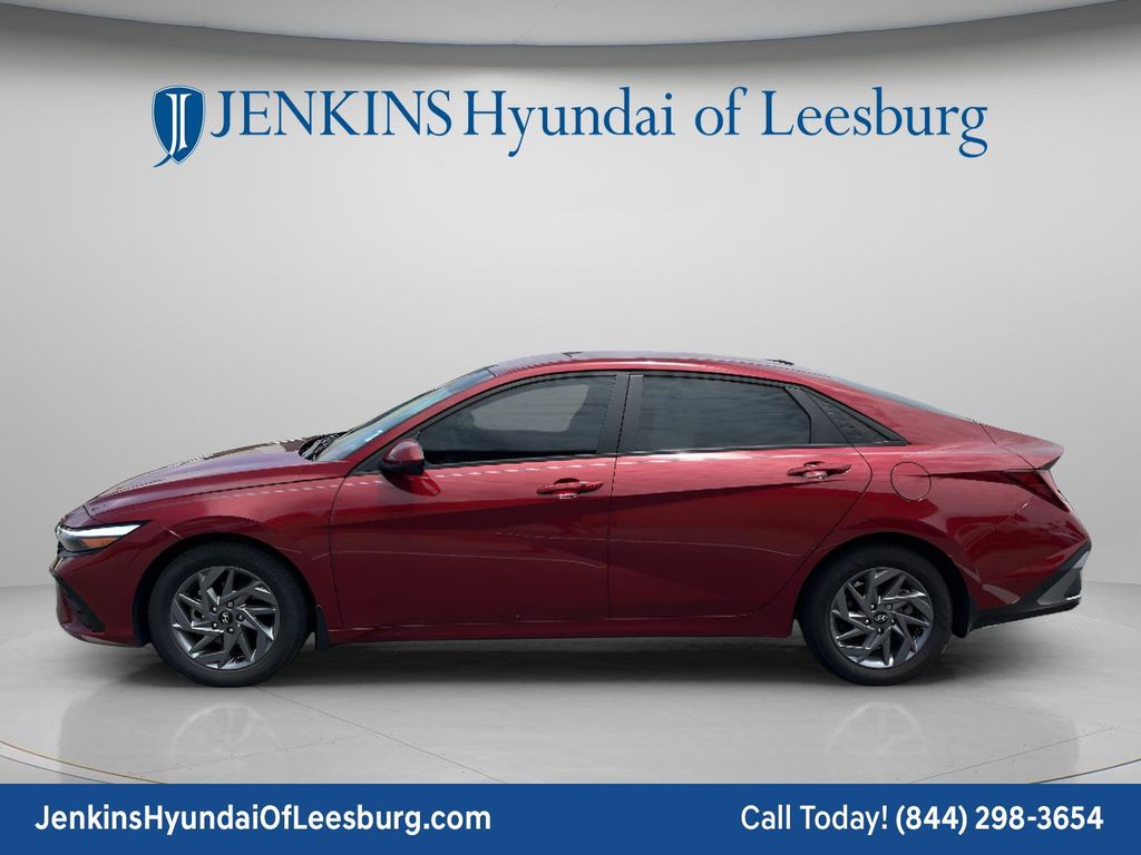 2024 Hyundai Elantra SEL - Photo 9