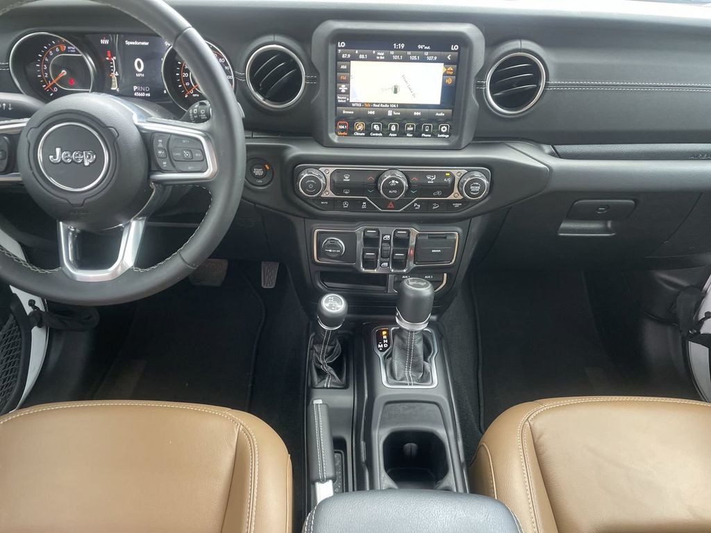2020 Jeep Wrangler Unlimited Sahara - Photo 17