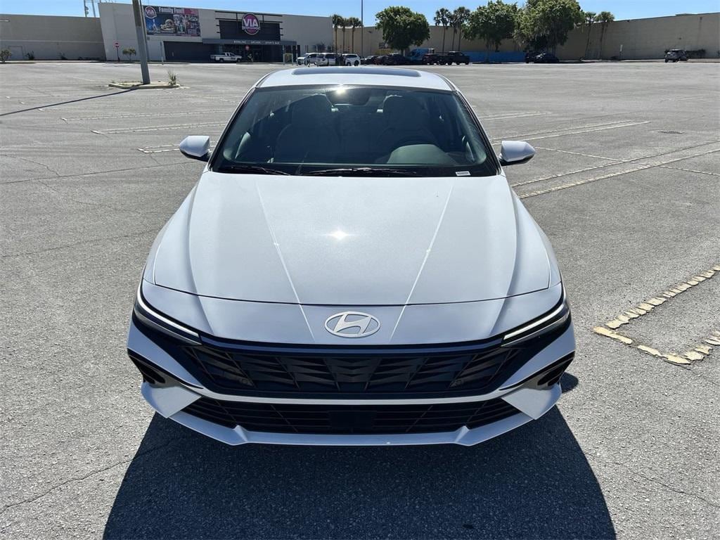 New 2025 Hyundai Elantra Limited Sedan