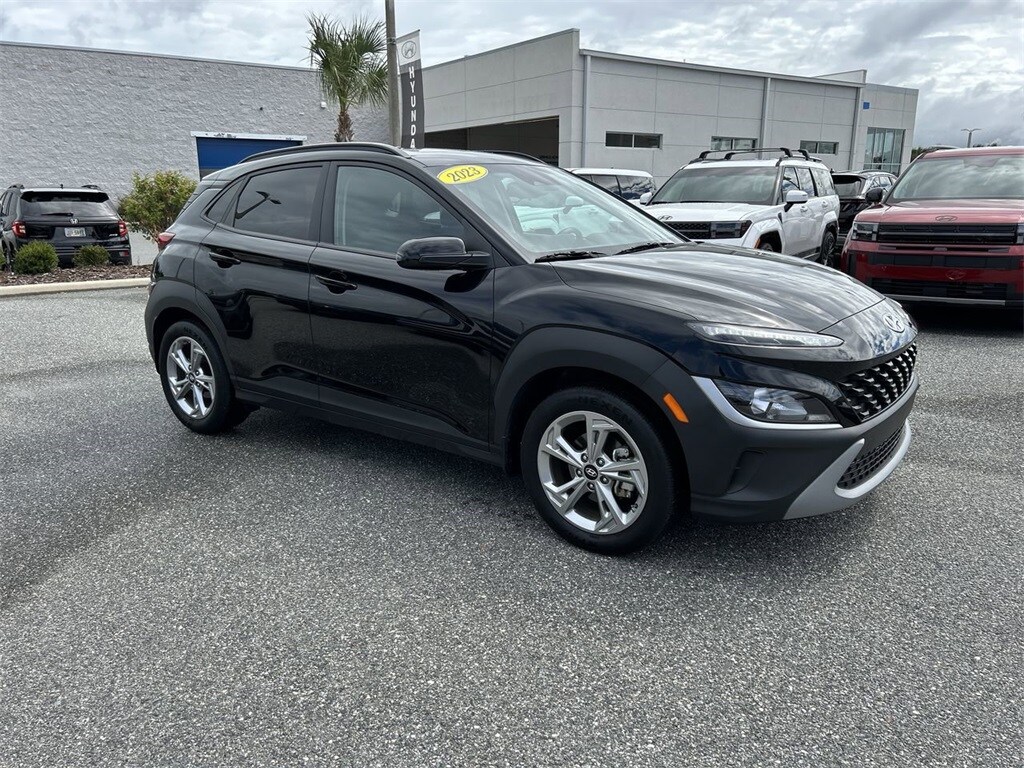 2023 Hyundai Kona SEL photo 2