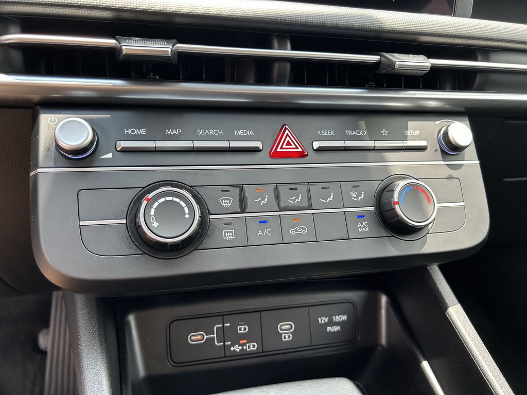 2025 Hyundai Tucson SE - Photo 24
