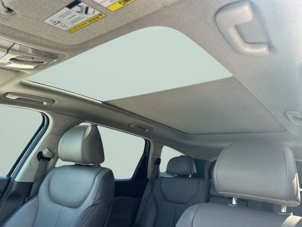 2020 Hyundai Santa Fe Limited - Photo 24