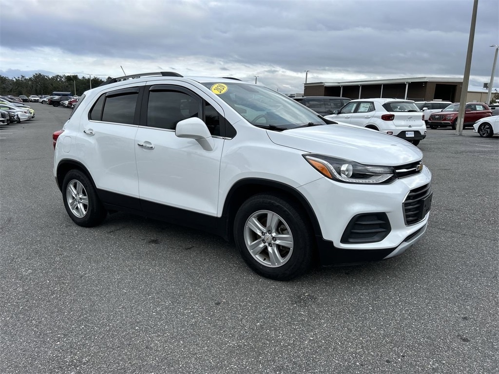 Used 2020 Chevrolet Trax LT with VIN KL7CJLSB2LB011095 for sale in Leesburg, FL