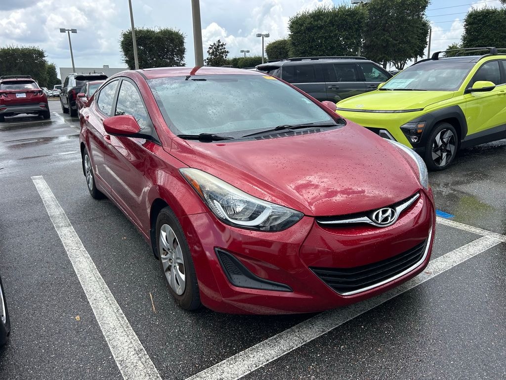 Used 2016 Hyundai Elantra SE Sedan