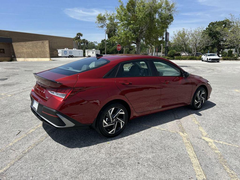 2025 Hyundai Elantra Blue - Photo 10