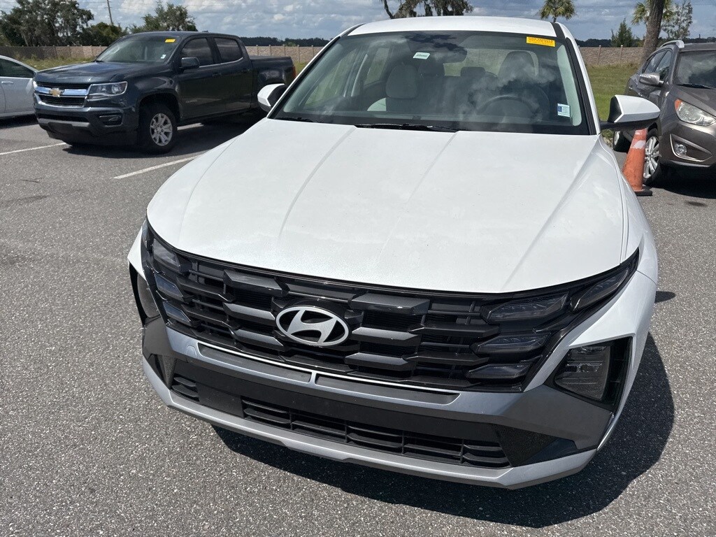 2025 Hyundai Tucson SE photo 2