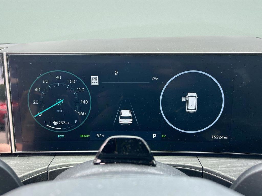 2024 Hyundai Santa Fe Limited HEV - Photo 33